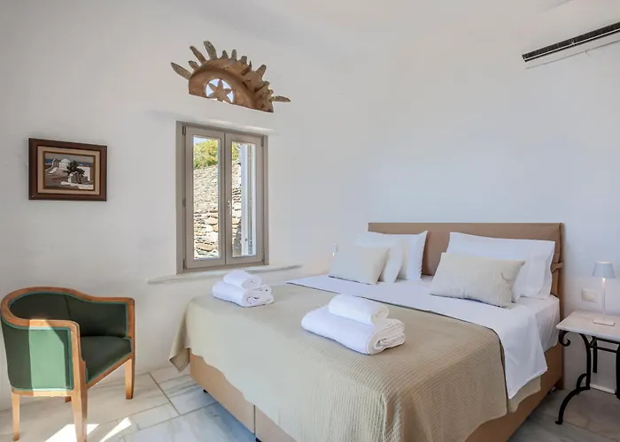 Olea Tinos, A Luxury Kardhianí