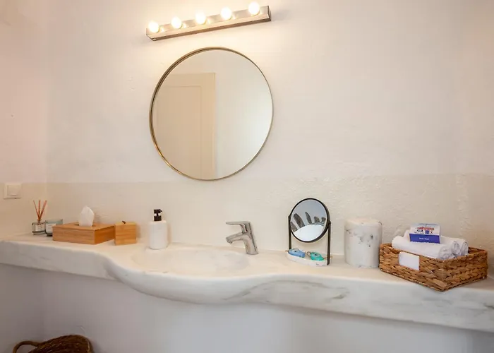 Olea Tinos, A Luxury * Kardhianí