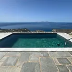 Villa Olea Tinos, A Luxury Kardhianí