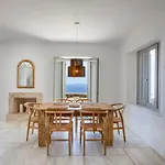 Olea Tinos, A Luxury Βίλα