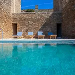 Olea Tinos, A Luxury Βίλα