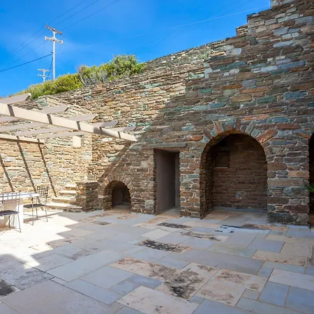 Olea Tinos, A Luxury Kardhianí